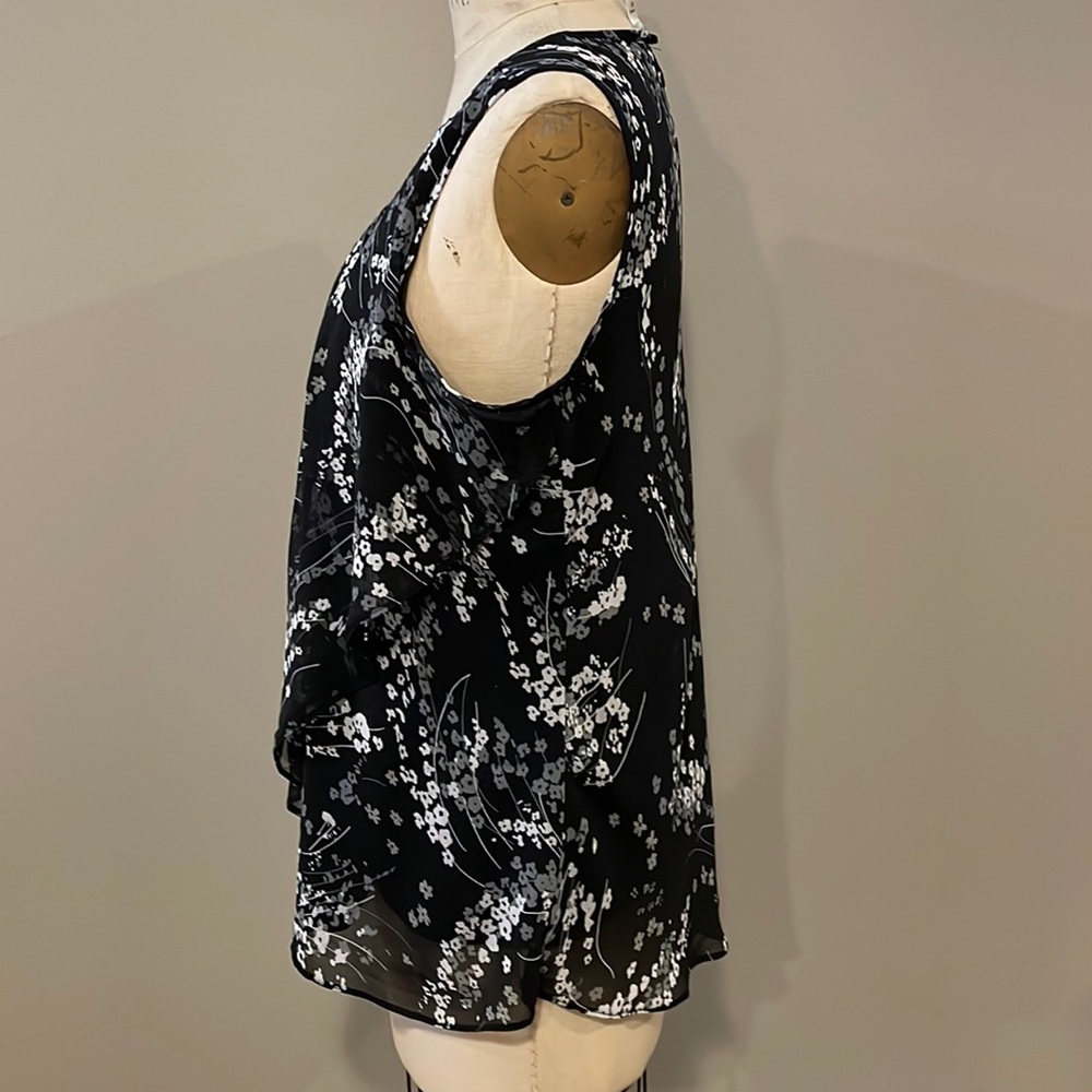 Dress barn sleeveless sheer with liner floral blouse - Picture 3 of 7